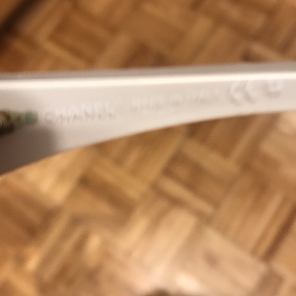 Gorgeous Chanel Sunglasses​ - Picture 8 of 13